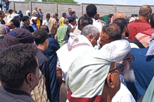 عدن تودّع: المناضل أديب العيسي في موكب جنائزي مهيب